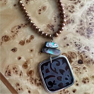 Retired Siplada Black Pendant Shell Necklace